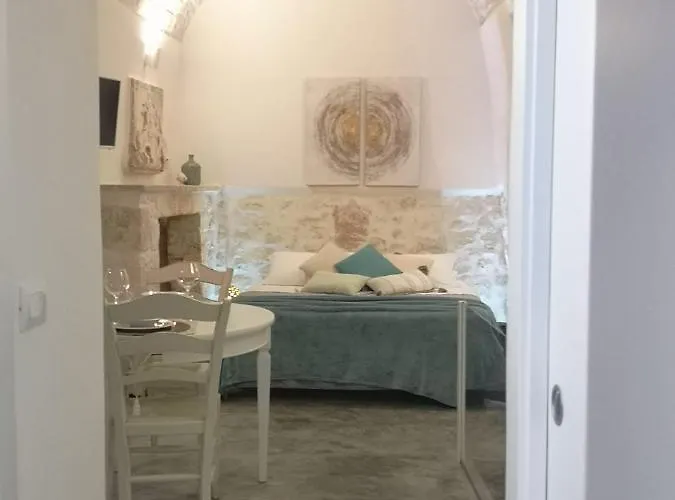 white luxury suite Ostuni